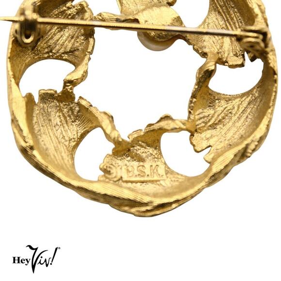 Vintage BSK Circle Pin Brooch w Pearl Open Work Design 1 1/2" Across - Hey Viv - Picture 3 of 4